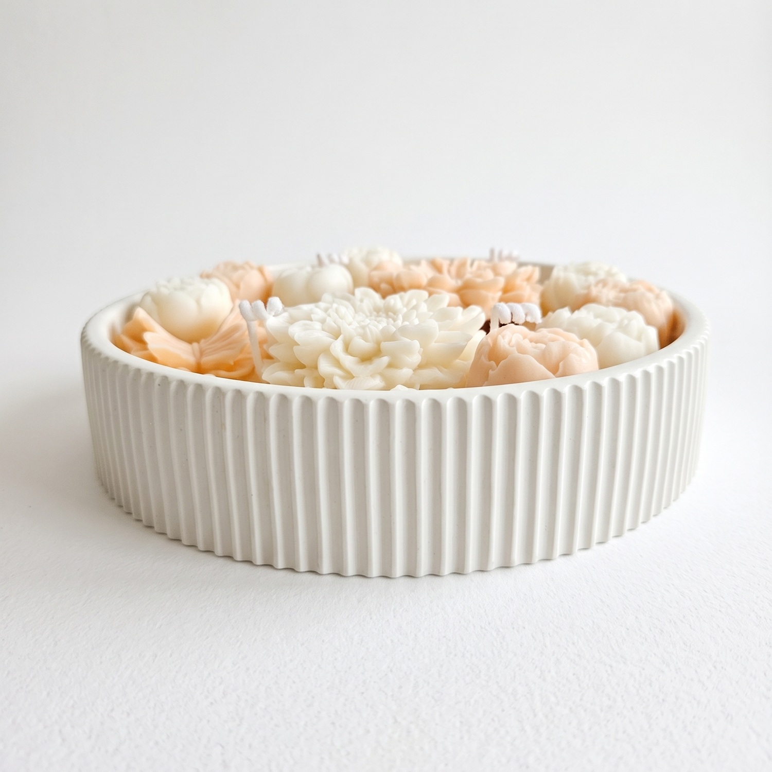 Bougie Reine des fleurs - Blanche / Orange rosé / Vanille, Coco d'Islande